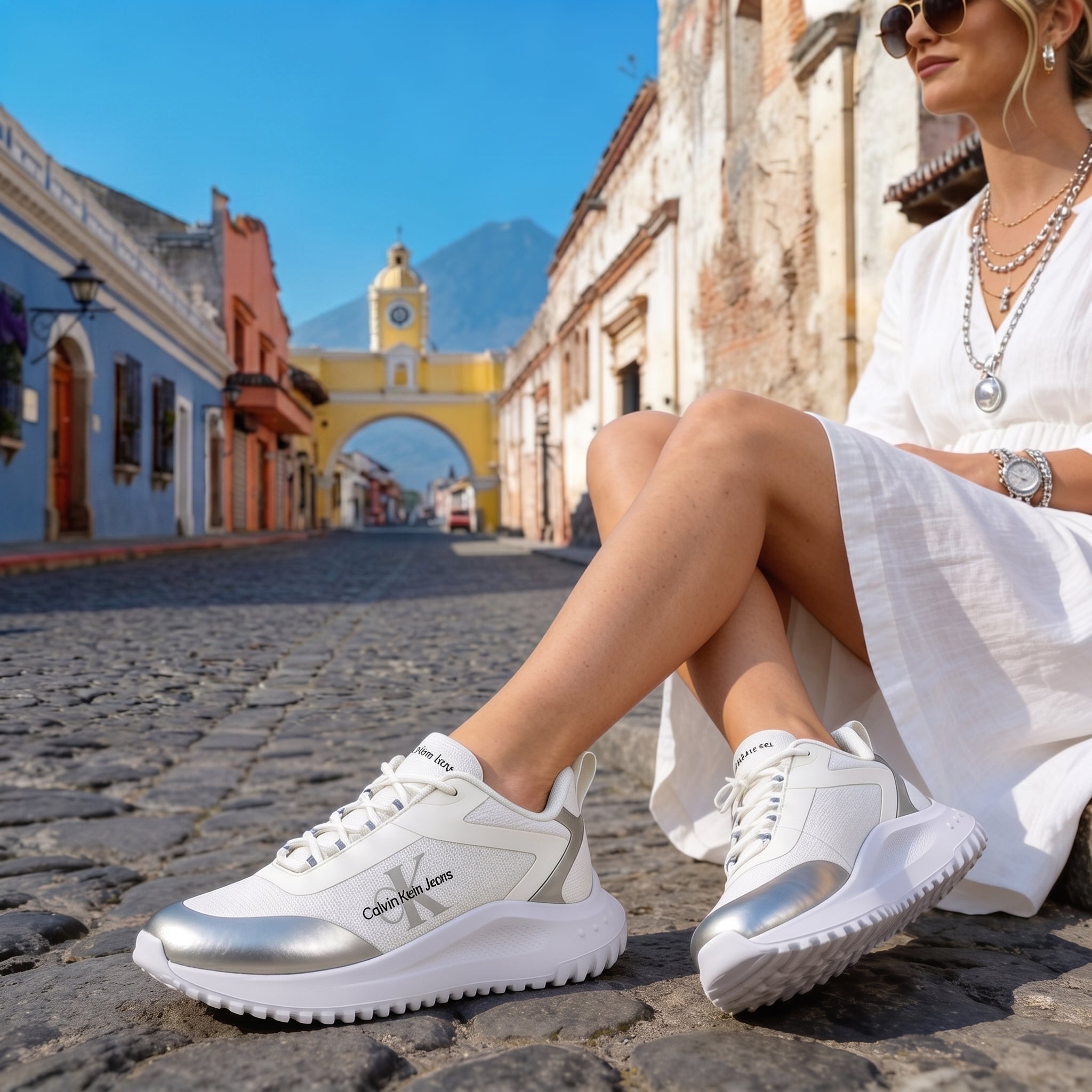 Calvin Klein Eva Runner Low Lace - White/Silver - Black (YW0YW02080-01V) ULTIMOS PARES.